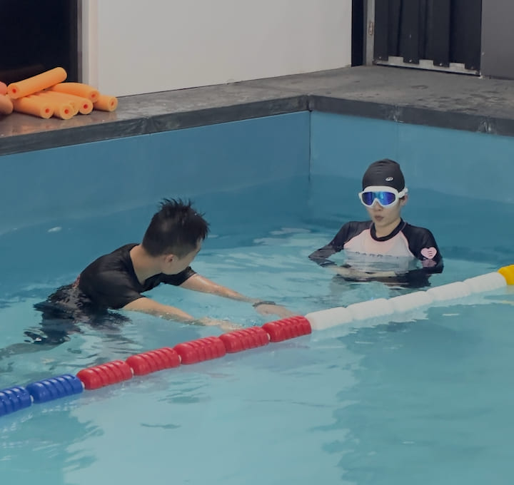 Team One Adult Swim Class photo 5